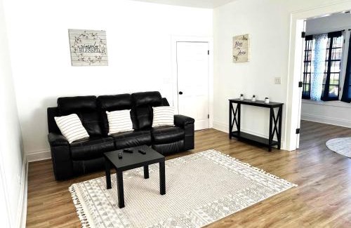 Livingston Park Apartamento | Downtown Retreat - Cozy First Floor