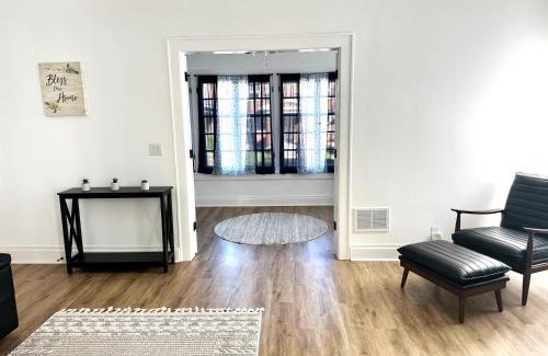 Livingston Park Apartamento | Downtown Retreat - Cozy First Floor