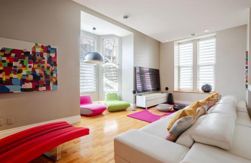 Shaughnessy Village Casa | Downtown Retreat with Modern Comfort