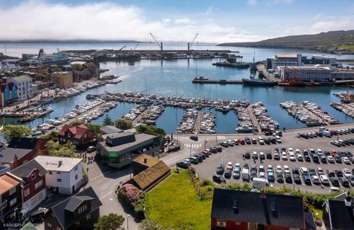 Torshavn Apartamento | Downtown - Retro Decor - Stunning Views - Terrace