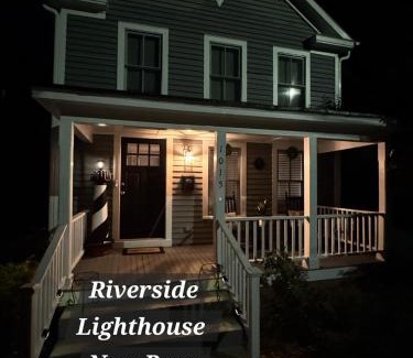 New Bern Casa | Downtown Riverside Lighthouse