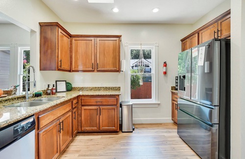 Downtown Riverside Casa | Downtown Riverside: Walking Distance