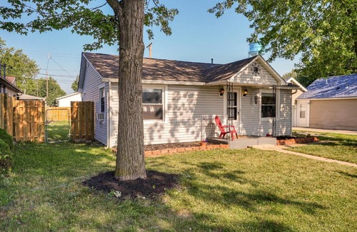 Russells Point Casa | Downtown Russells Point Cottage Near Indian Lake!