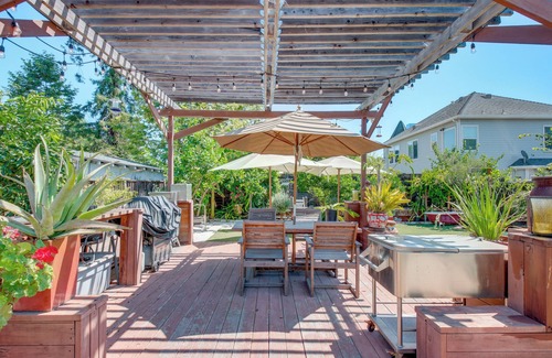 Downtown San Jose Cabaña | Downtown San Jose Apt w/ Deck: 1 Mi to SAP Center!