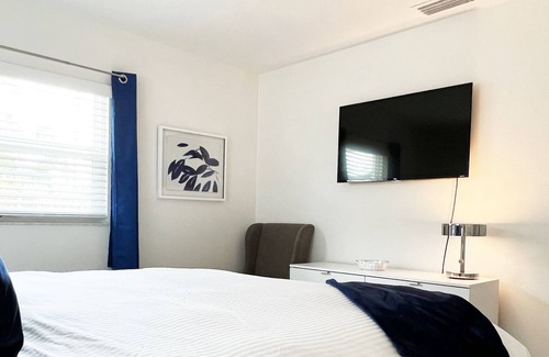 Gillespie Park Casa | Downtown Sarasota, Beach, Park, Sunshine, and FUN!