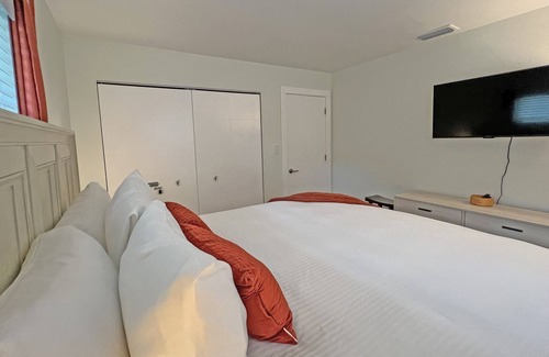 Gillespie Park Casa | Downtown Sarasota, Beach, Park, Sunshine, and FUN!
