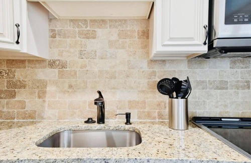 Gillespie Park Casa | Downtown Sarasota Compound |Pet Friendly | Extended Stays |Large Groups | Beach