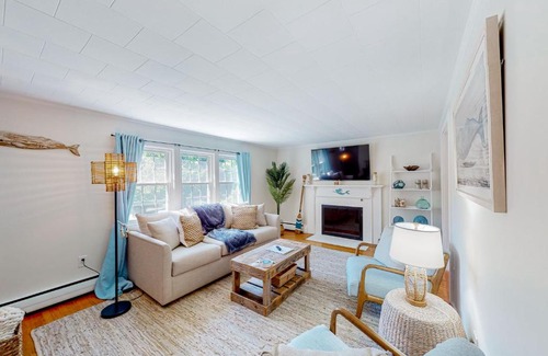 Hyannis Casa | Downtown Seaside Serenity Retreat