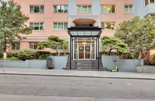 Downtown Seattle Apartamento | Downtown Seattle Condo w/ Rooftop Deck + Views!
