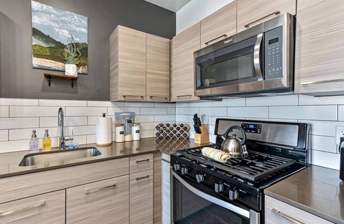 Downtown Salt Lake City Apartamento | Downtown SLC, City View Apartment/ hottub / Pool / Free Wifi / Workspace/ garage