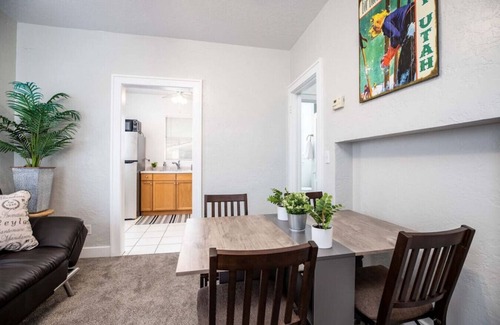 Lower Avenues Apartamento | Downtown SLC Loft in Historic Avenues District!