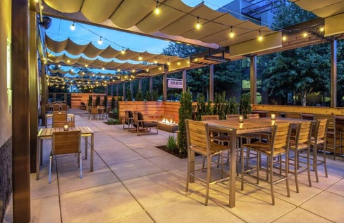 Downtown Vancouver Casa | Downtown stay next to park, near the river!!