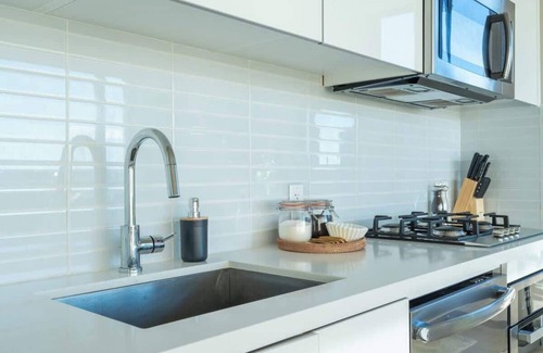 Connaught Apartamento | Downtown Sunny Highrise Corner Condo | Sleeps 7