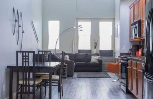 Riverside Casa | Downtown Tempe Escape, Comm. Pool, Walk to ASU
