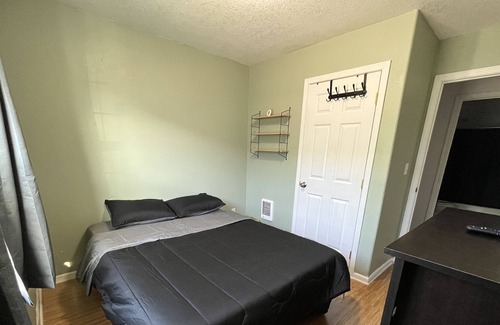 Tillamook Casa | Downtown Tillamook Home - Close to the beach and Pet-Friendly