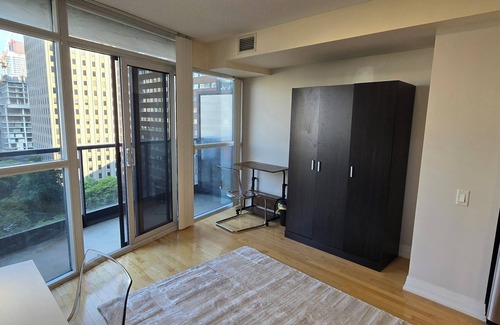 Church and Wellesley Condominio | Downtown Toronto Condo | WiFi, Gym & Pool – Steps to Subway & Eaton Centre