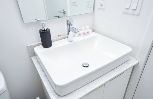 Central Waterfront Casa | Downtown Toronto near Scotiabank arena,CN Tower