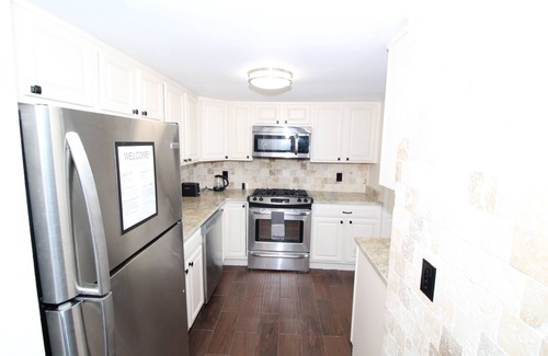 Downtown Tulsa Apartamento | Downtown Tulsa 2 Bed Highrise Apartment, Covered Parking, Gym, Convenience Store