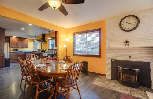 Hough Casa | DOWNTOWN Vancouver Bungalow. Near PDX & Downtown Portland. Vintage Charm!