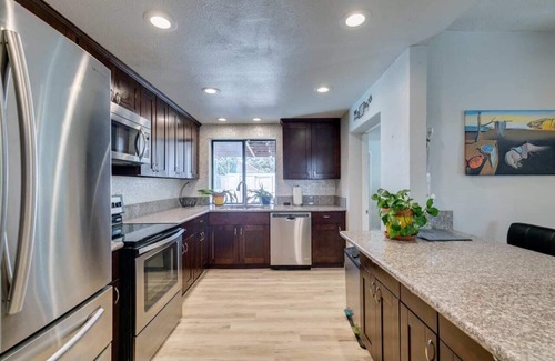 Rancho Oakey Casa | EXCELENTE PARA GRUPOS EN EL CENTRO DE LAS VEGAS