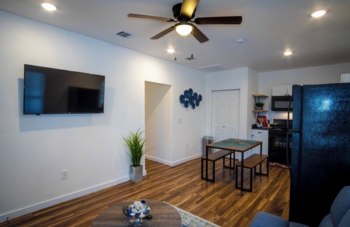 Nevada Street Apartamento | Downtown View Cozy 2br/1ba Home Sleeps 8