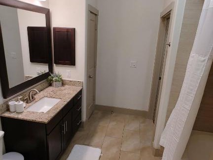 Central Business District Apartamento | Downtown Views 24 Hr Amenities Resort Style Pool