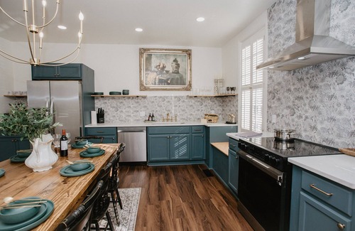 Columbus Casa | Downtown-Walk to everything! 5 kings, Fire pit!