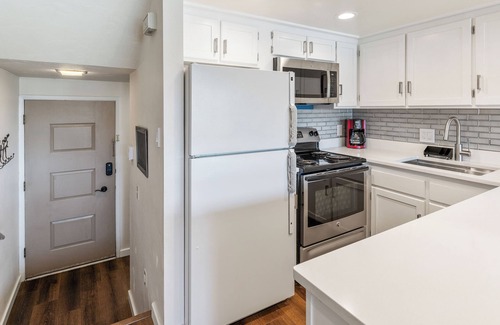 Sandpoint Condominio | Downtown Waterfront Condo with Pool