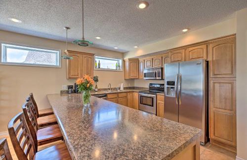 Yankton Apartamento | Downtown Yankton Apartment with Patio and River View!