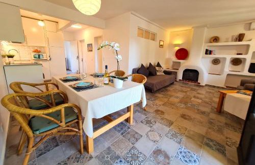 Vale de Covo Apartamento | Dowtown Carvoeiro 1BDR Apart W view by LovelyStay