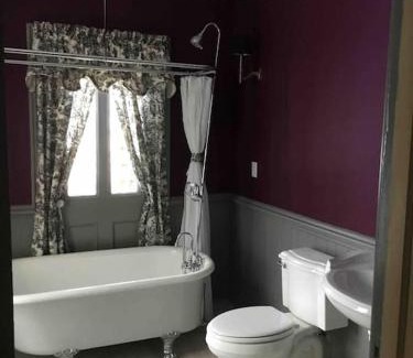 Milford Casa | Doyle House - Near Cooperstown Dreams Park 2