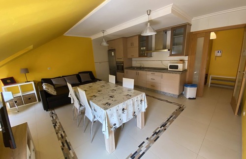 Sarria Apartamento | dpCristal Ático Vistas al Camino