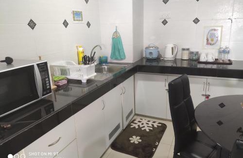 Kampung Telaga Nibong Apartamento | DPerdana -Dinies pool,wifi, centre of Kota Bharu, 4-5 pax
