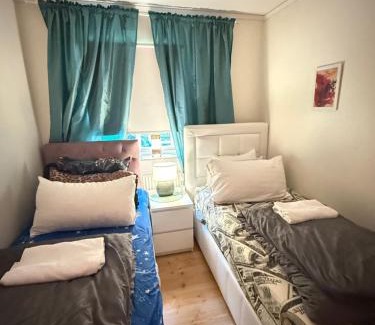 Sodertalje Municipality Cama Y Desayuno | DR ÅSA Bed and Golf by the Forest, Ytterjärna Concerts & the Baltic Sea