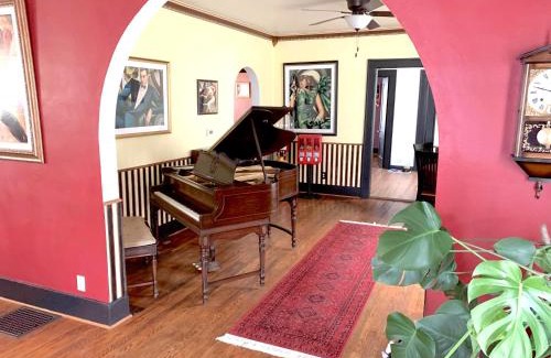 Lafayette Casa | Dr. Yaple's Art Deco House