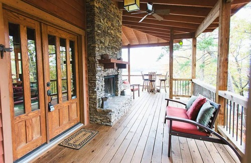 Robbinsville Cabaña | Dragonfly Cottage at Santeetlah Lakeside featured on the cover of Cabin Magazine