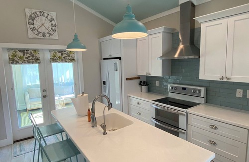 Shallotte Cabaña | Dragonfly Cottage at the coast in Shallotte, NC.
