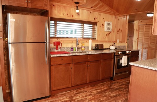 Mount Sunapee Cabaña | Dragonfly Cottage on Beautiful Mountainview Lake