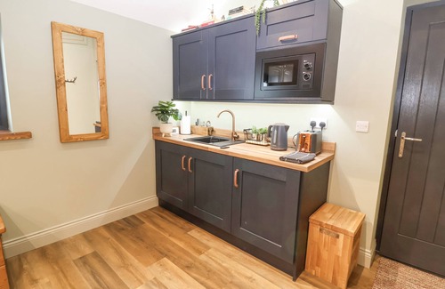 East Cowton Cabaña | DRAGONSTONE LODGE, pet friendly in East Cowton