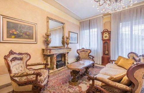 Old Town Apartamento | Drake's Royal Suite - City Centre & Train Station