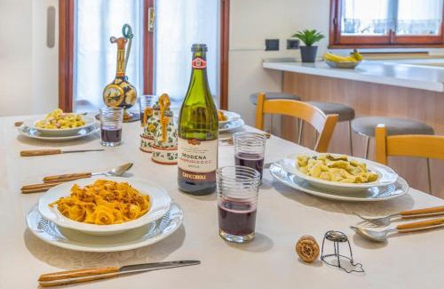Old Town Apartamento | Drake's Royal Suite - City Centre & Train Station