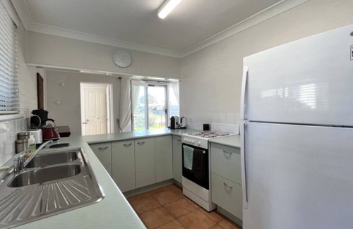 Golden Beach Casa | Drakes Hideaway - Pet friendly 3 bedroom unit on the ground floor