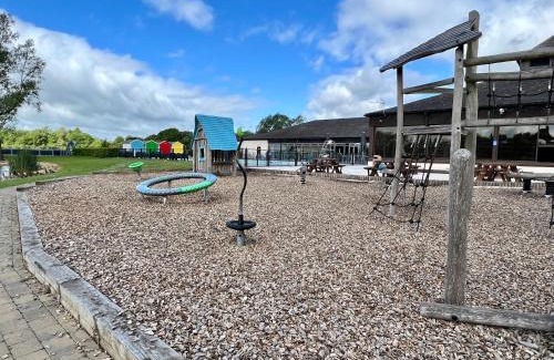 South Cerney Chalet De Esquí | Drakes View Dog friendly chalet