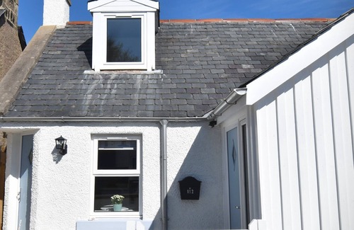 Findhorn Cabaña | Dram Cottage, Findhorn Bay - sleeps 6 guests in 3 bedrooms