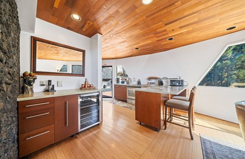 Idyllwild Casa | Espectacular cúpula geodésica con impresionantes vistas, spa y paseo a la ciudad.