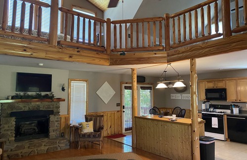 Mountain View Casa | Dramatic views - out of town, but close enough!