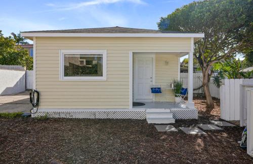 Village of La Jolla Casa | Draper Bungalow By CoastVH - Charming 1940