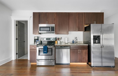 Downtown Charleston Apartamento | Drayton Suite | In the Heart of King Street!