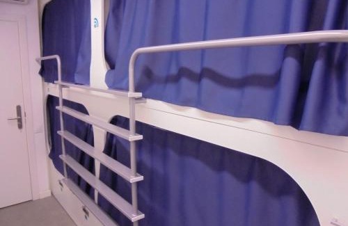 Les Corts Hostal | Dream Cube Hostel
