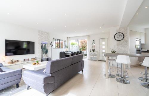 Montevrain Casa | Dream Factory House - Disneyland Paris - 8 Pax WIFI PARKING